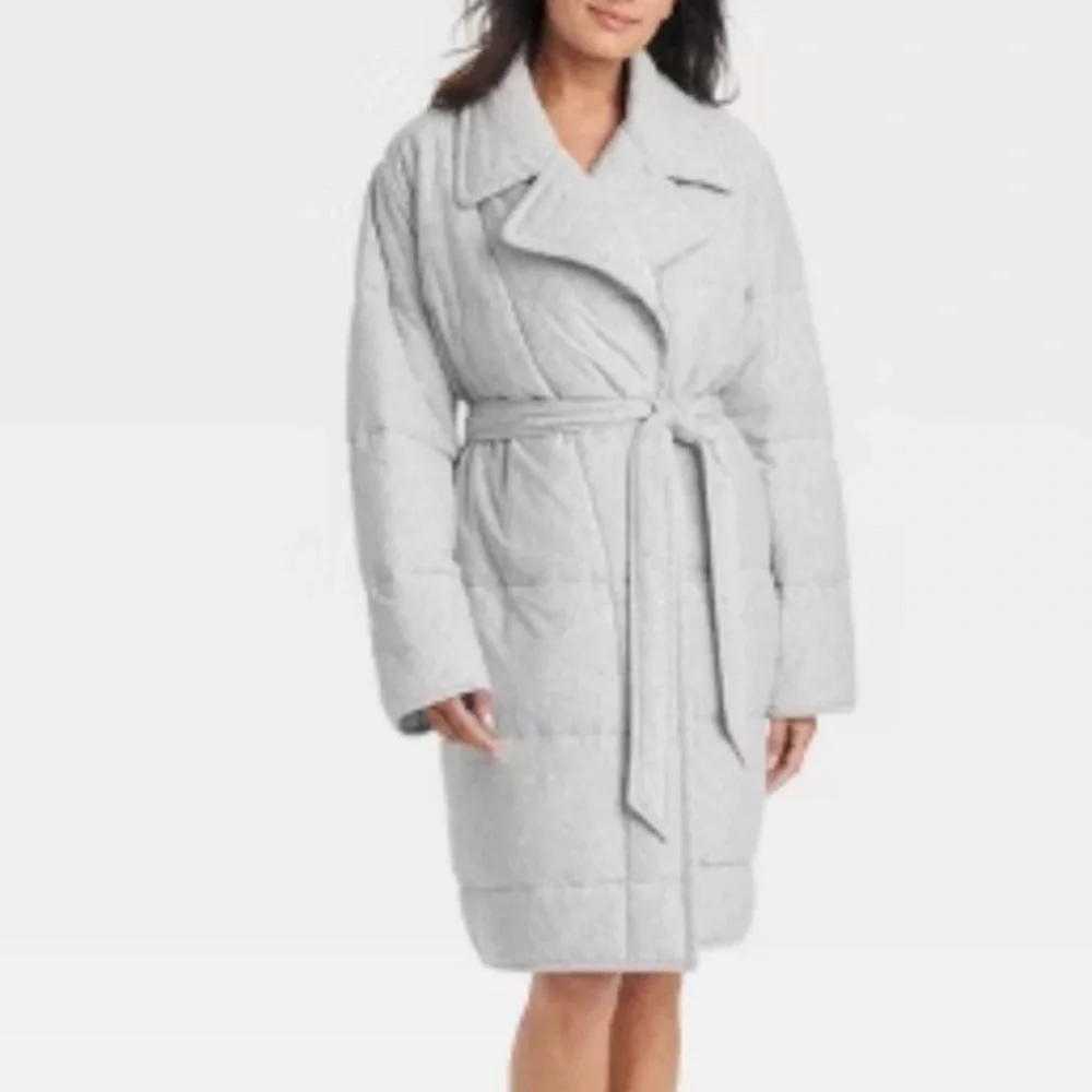 Auden light gray quilted robe NWT